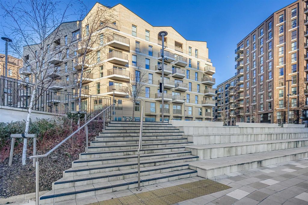 Property photo 1 of 22