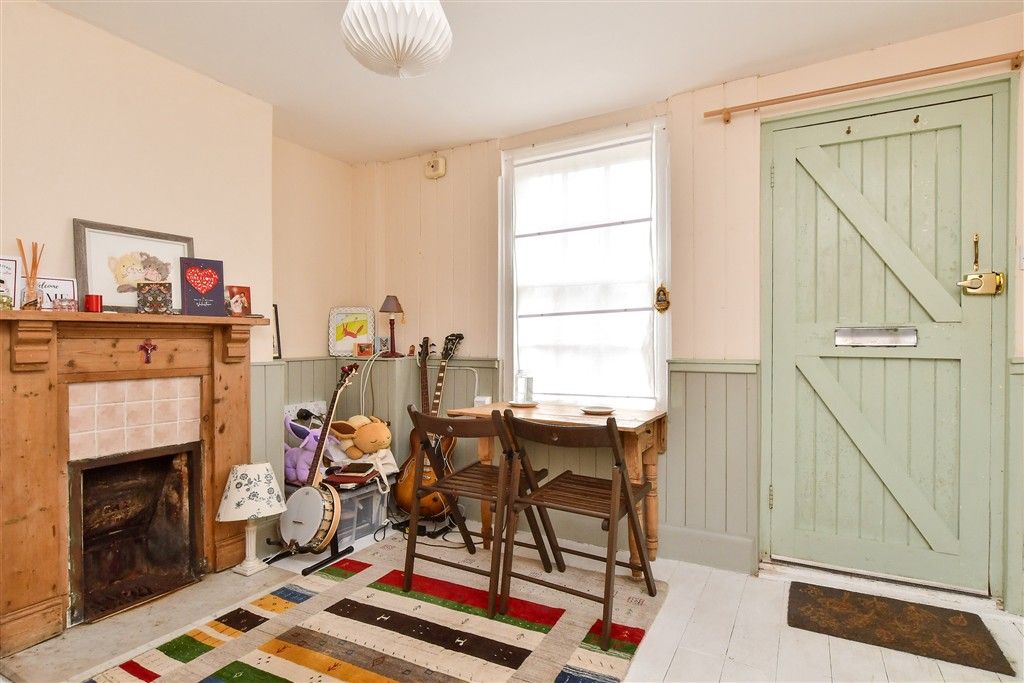 Property photo 2 of 10 Lounge