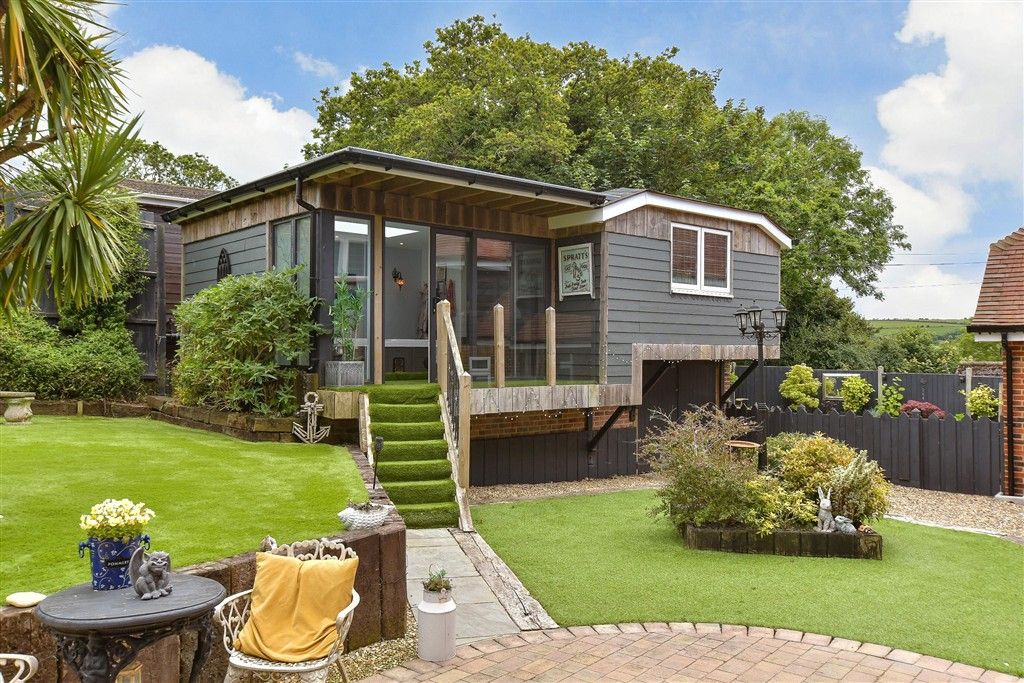 Property photo 1 of 25 External Feature