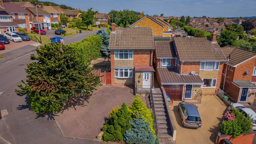 Property photo 2 of 44