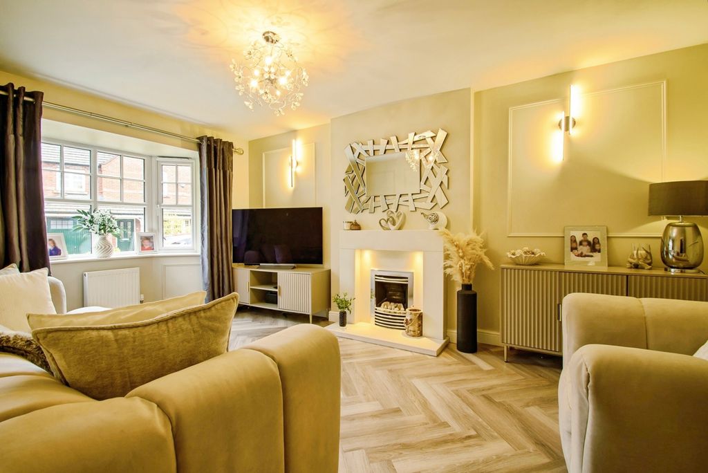 Property photo 2 of 25 Living Room