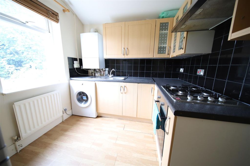 Property photo 1 of 6 Kitchen.Jpg