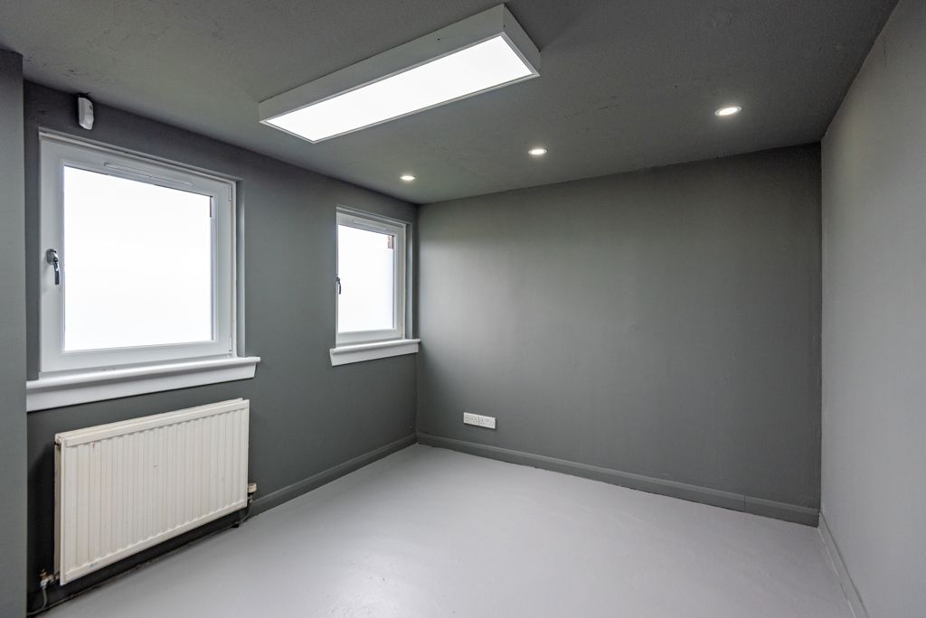 Property photo 2 of 5 Photo 12