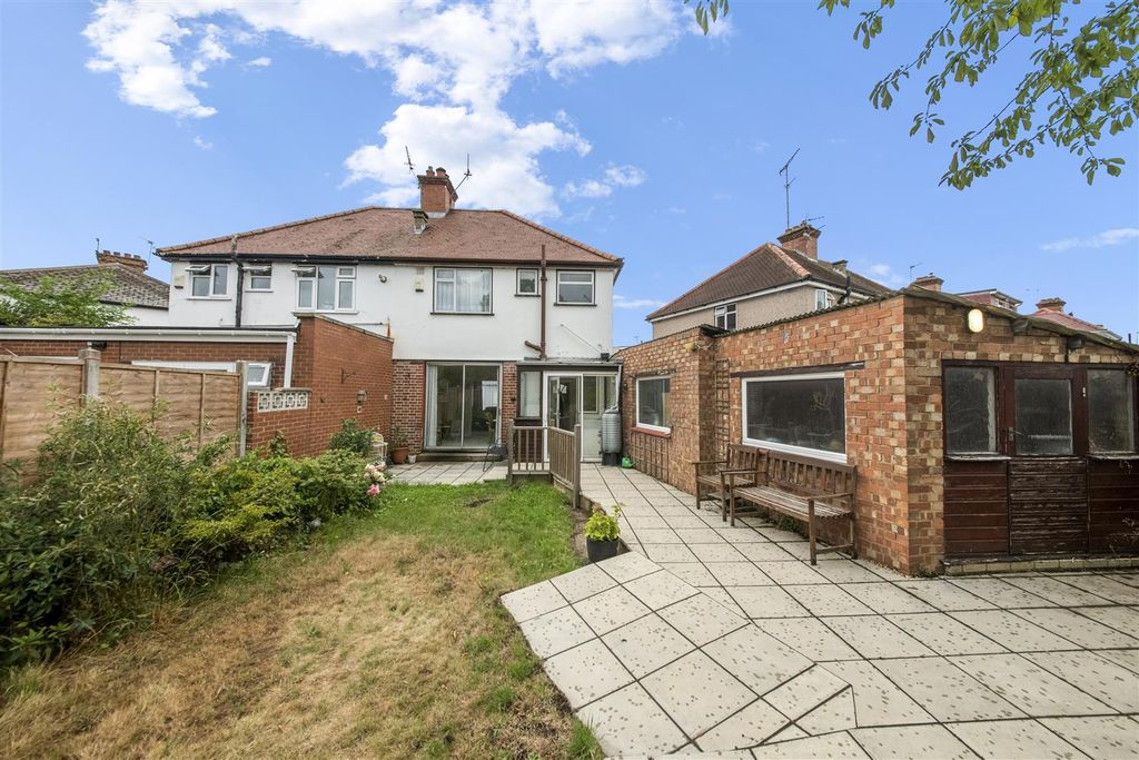 Property photo 2 of 13