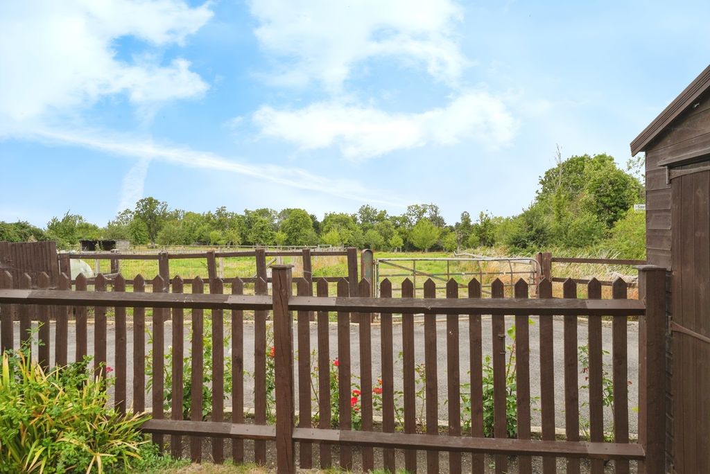 Property photo 2 of 17 Photo