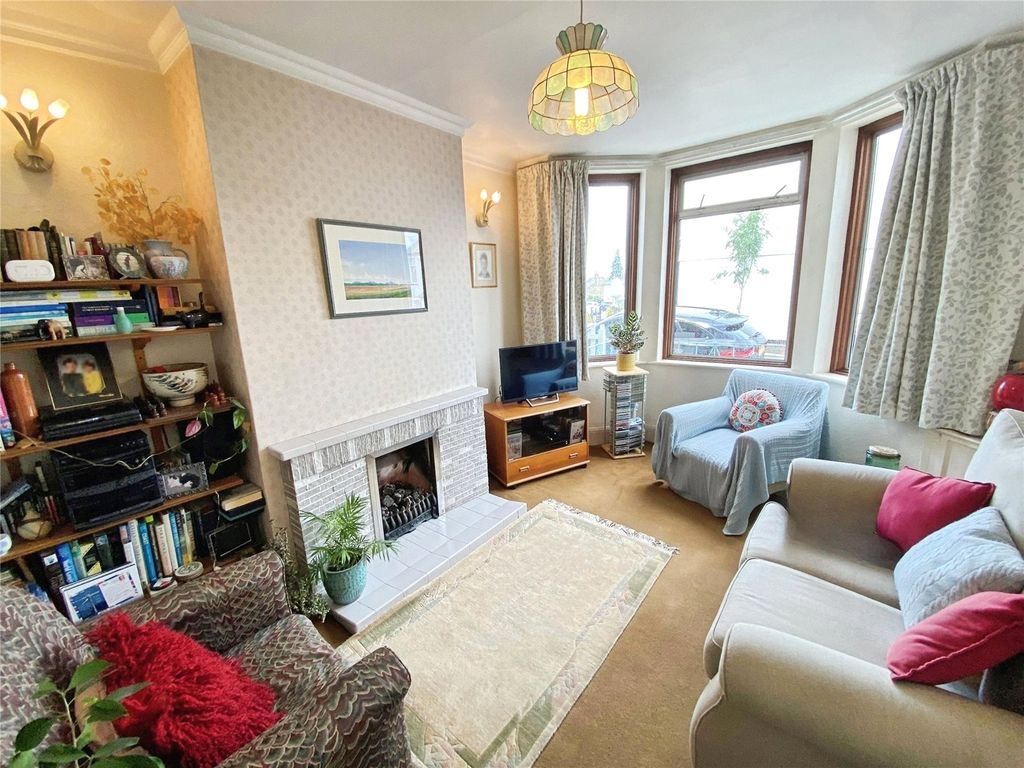 Property photo 2 of 11 Picture No. 12