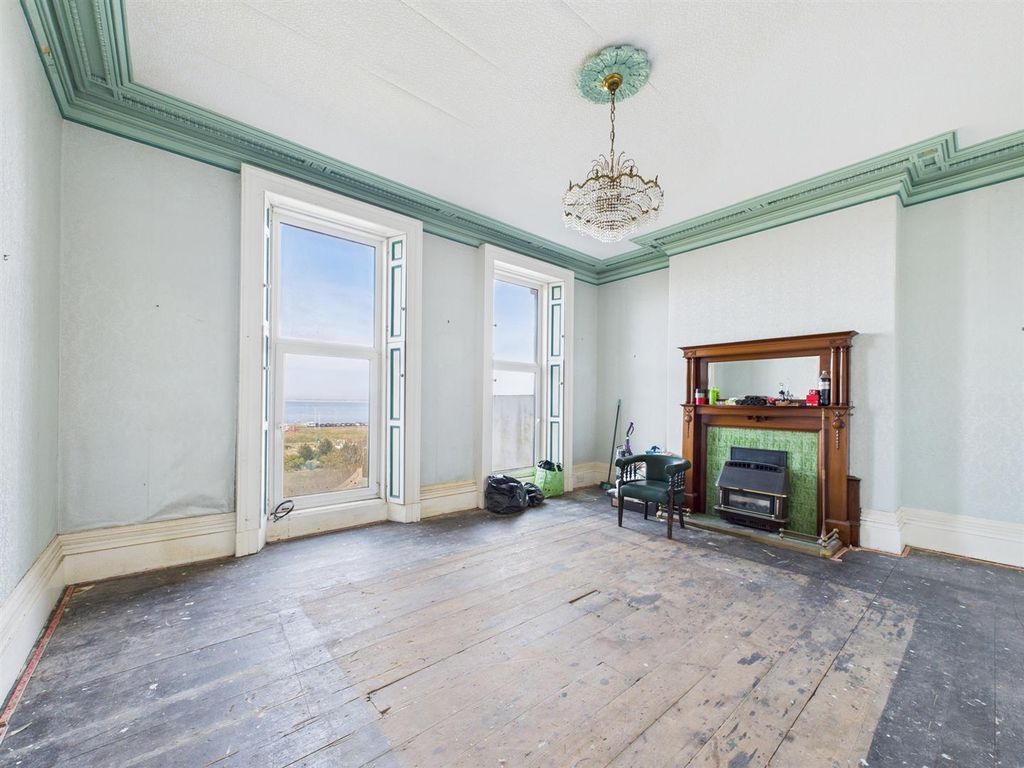 Property photo 3 of 21 Cam03604G0-Pr0022-Still003.Jpg