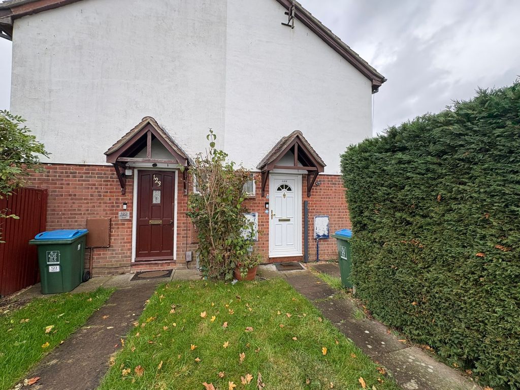 Property photo 1 of 8 Front