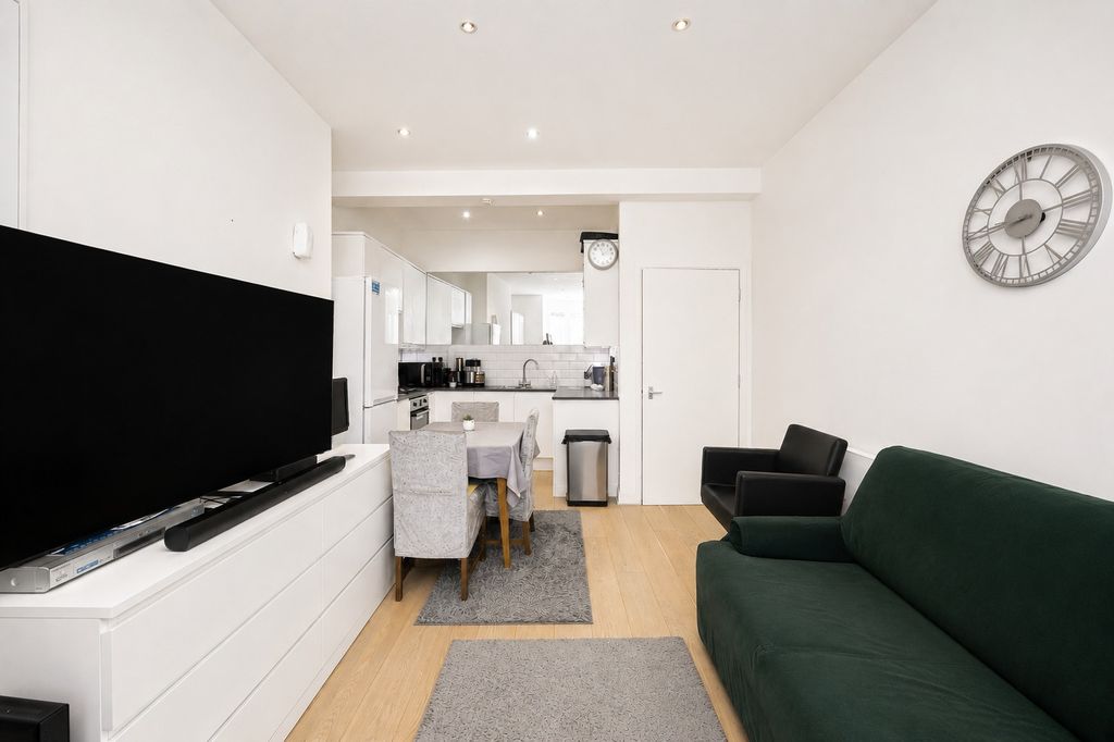 Property photo 3 of 9 5113103