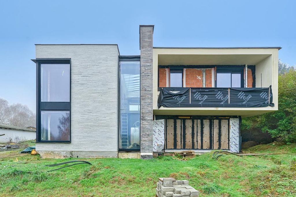 Property photo 3 of 20