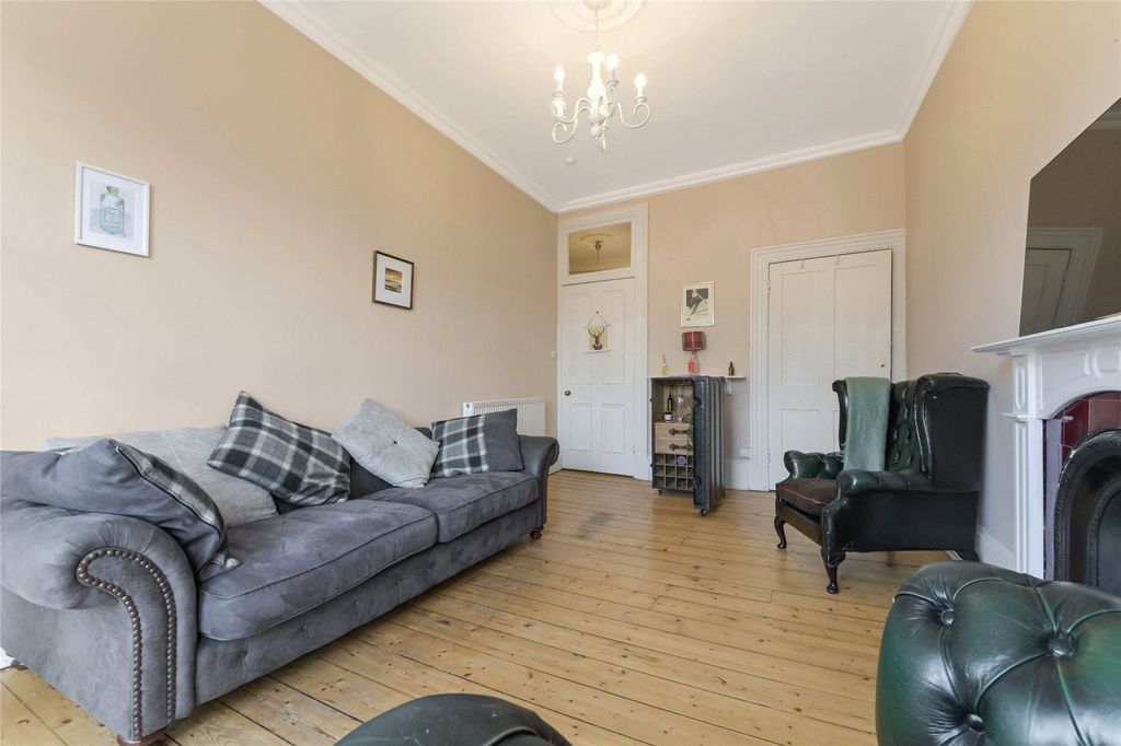 Property photo 3 of 15 Living Room