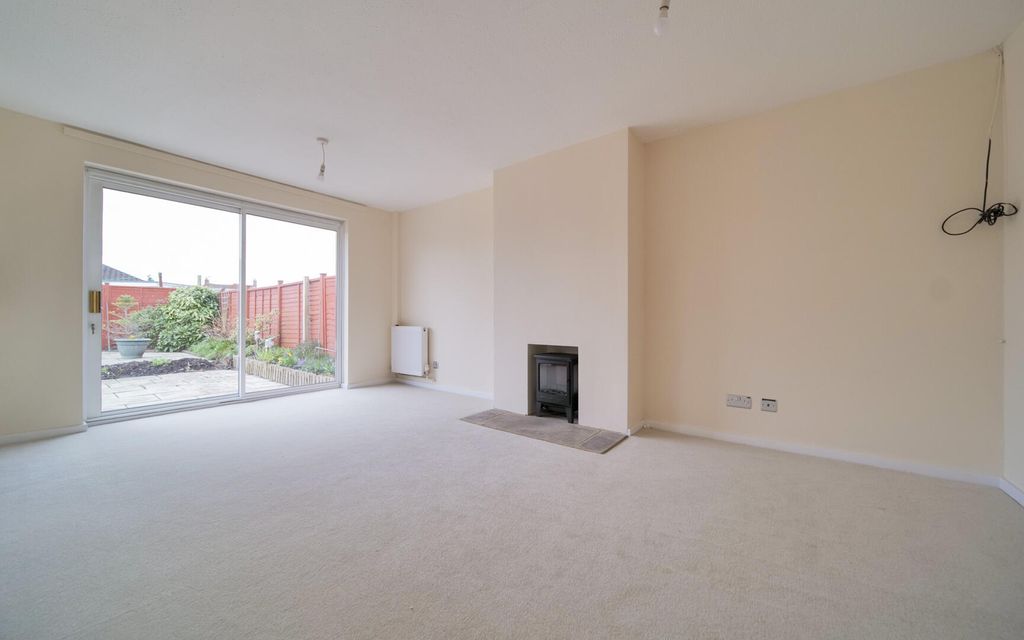 Property photo 2 of 16 Living Room