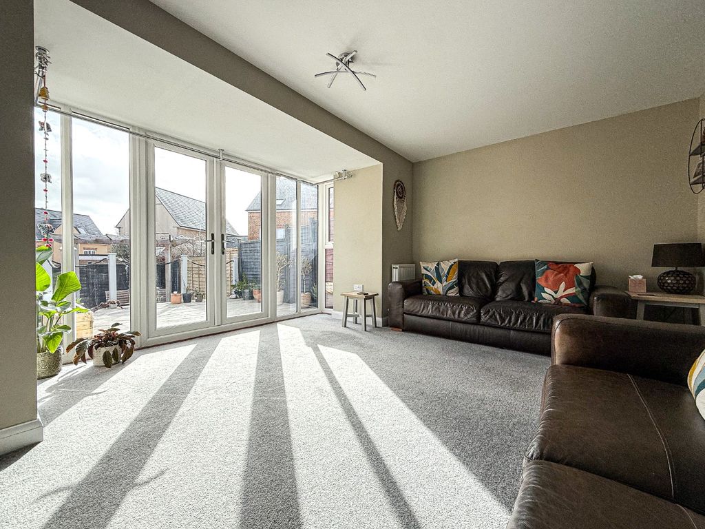 Property photo 2 of 22 4869395