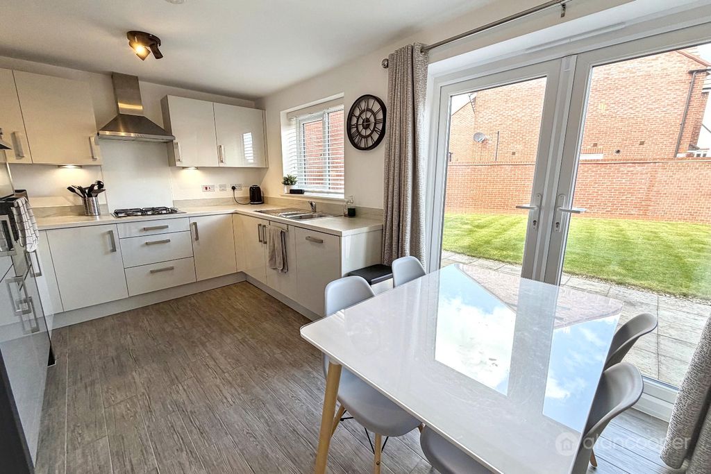 Property photo 2 of 21 5036903
