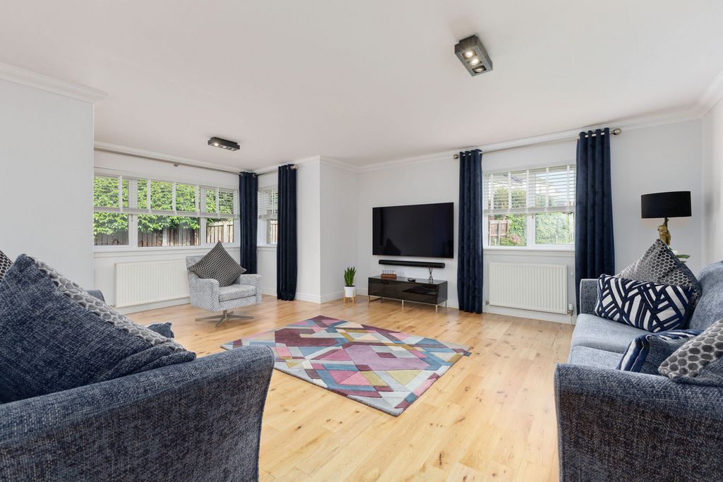 Property photo 2 of 50
