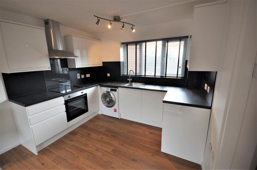 Property photo 2 of 7 Re-Fitted Kitchen