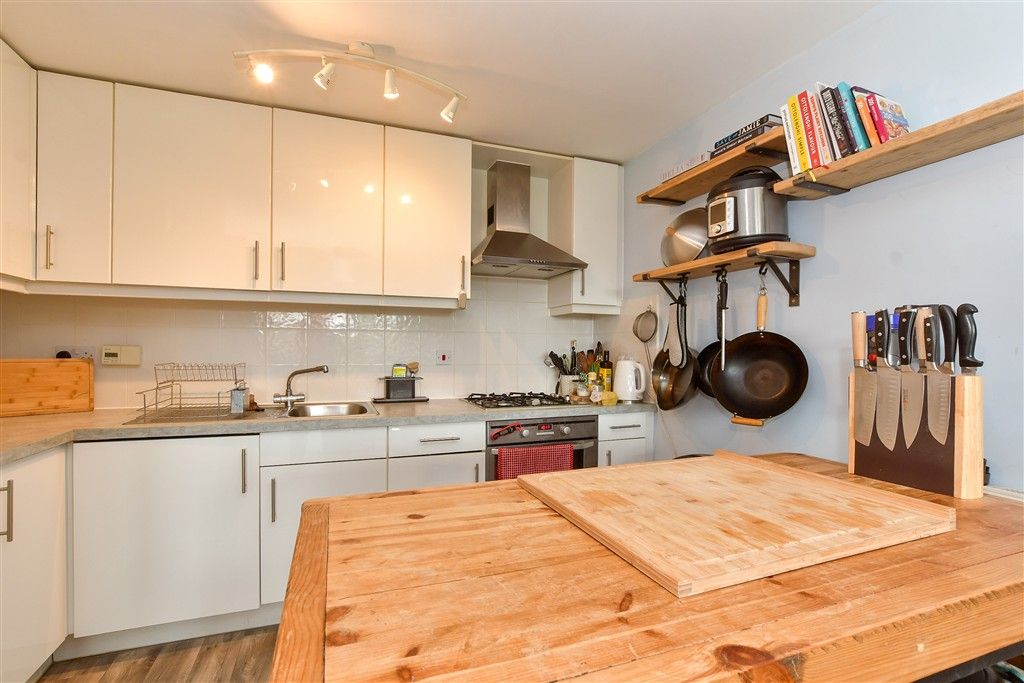 Property photo 2 of 11 Lounge/Kitchen