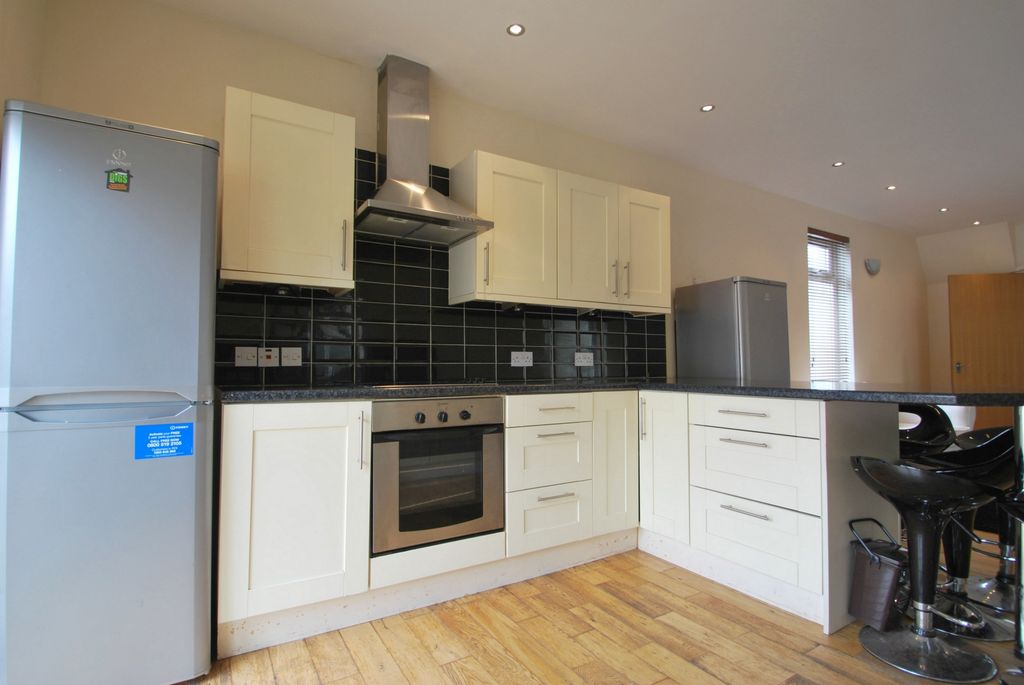 Property photo 3 of 19 Photo 4