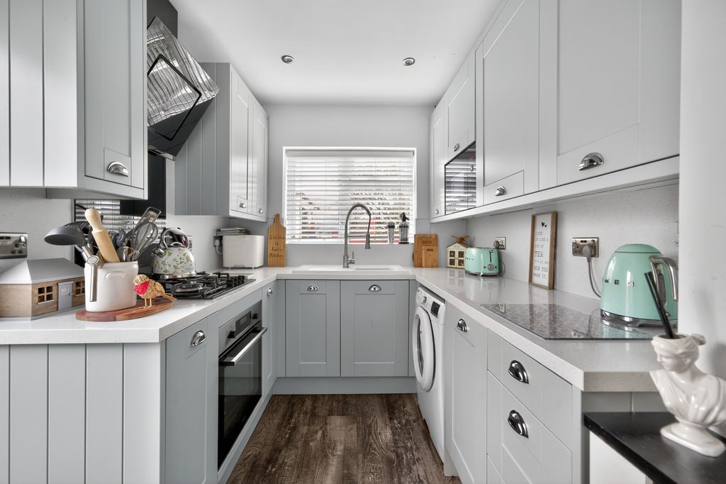 Property photo 2 of 12 1434612469c653E9ba9Fa