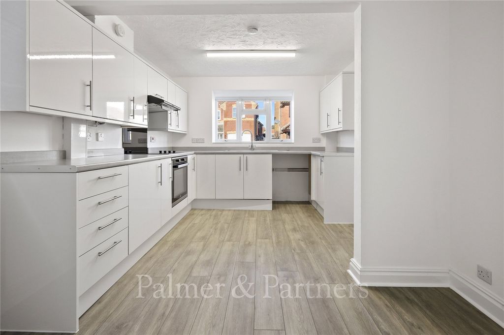 Property photo 3 of 11 Picture No. 01