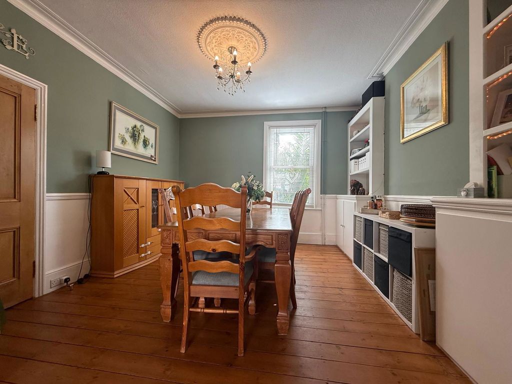Property photo 3 of 29