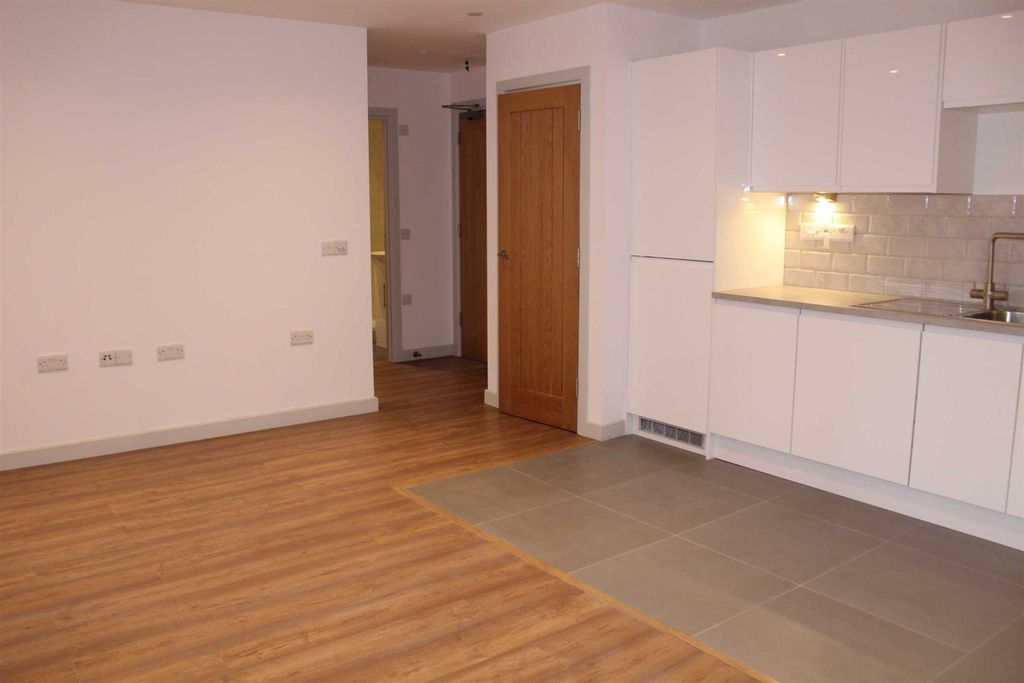 Property photo 3 of 8