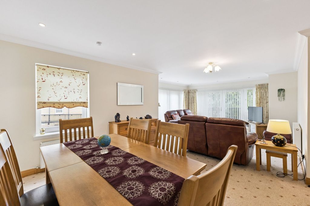 Additional image 5 of 2 bed flat for salePitheavlis Crescent, Oaklands Pitheavlis Crescent PH2