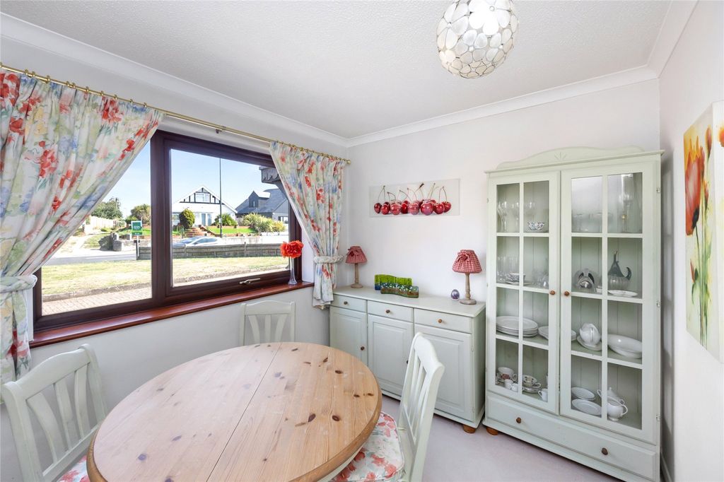 Property photo 2 of 19 Picture No. 17