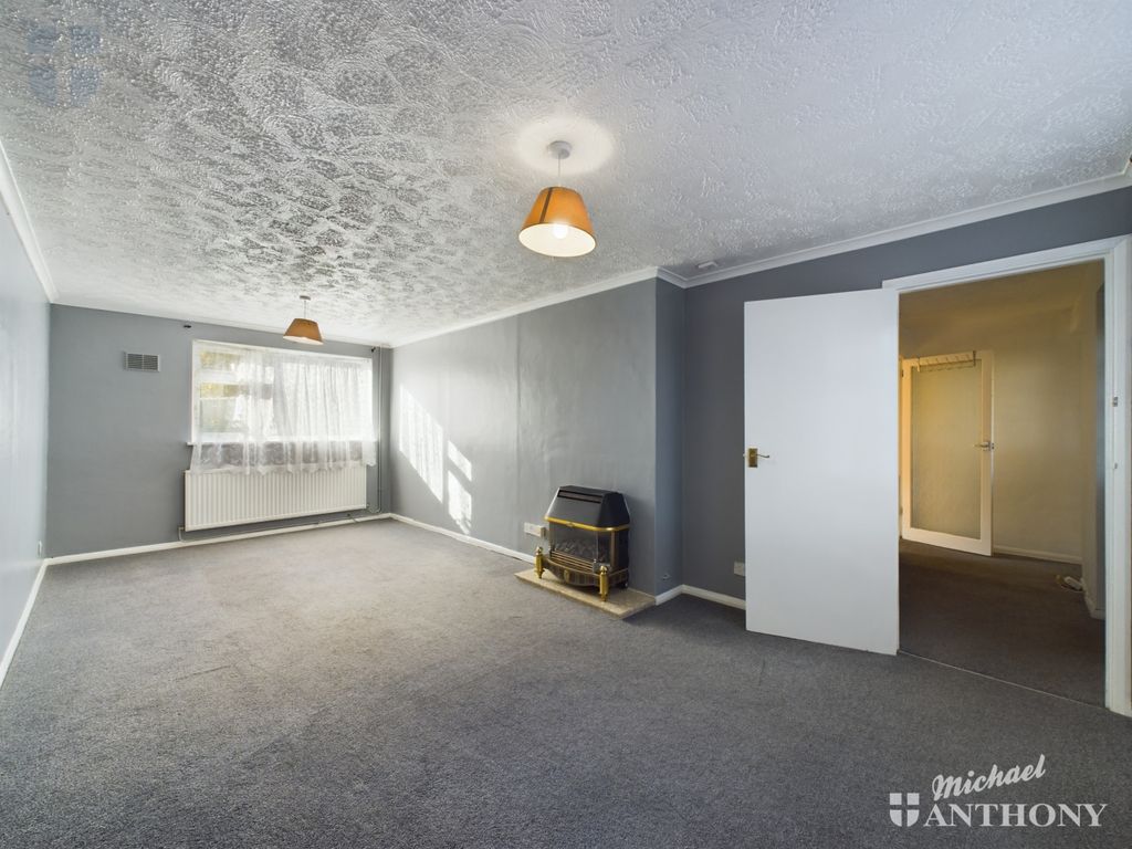 Property photo 2 of 10 Cam03218G0-Pr0013-Still016