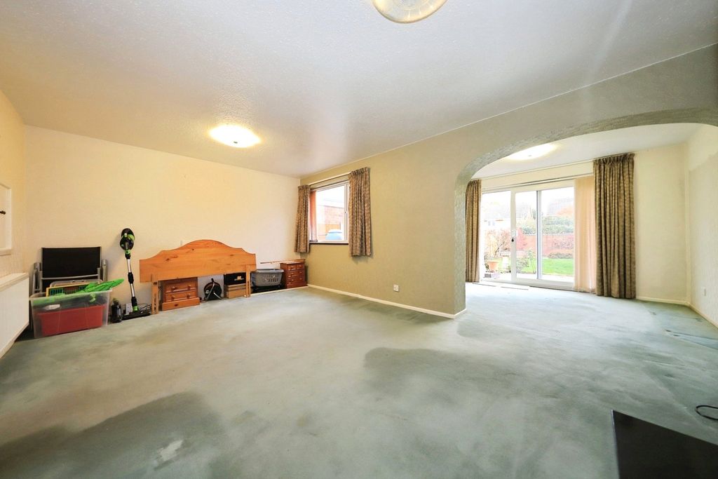 Property photo 3 of 16 Photo