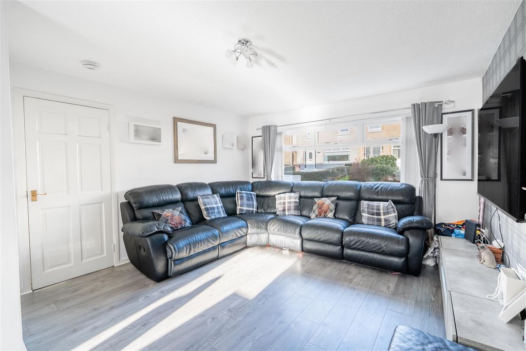 Property photo 3 of 16 Lounge.Jpg