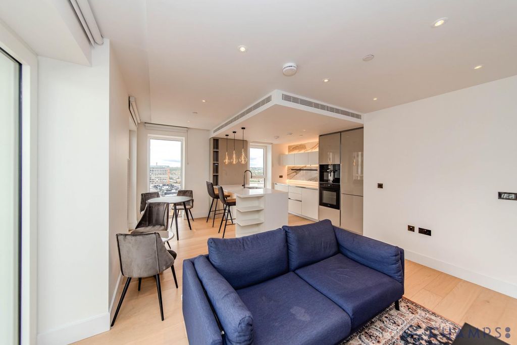 Property photo 3 of 18 Gallery