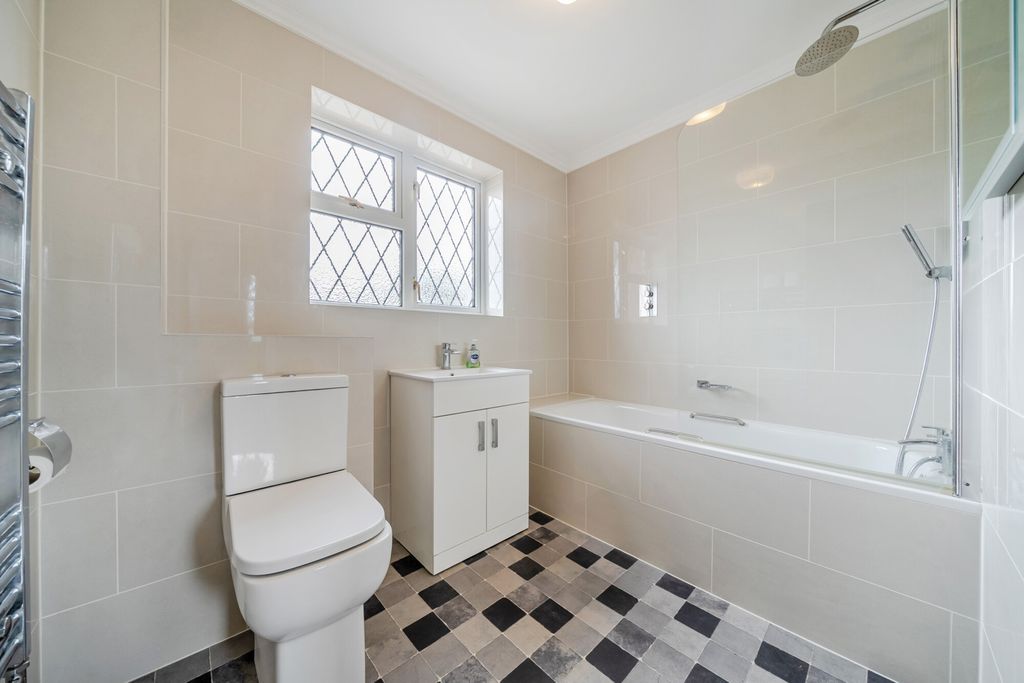 Property photo 3 of 21 1468424-7-6A1ee66...