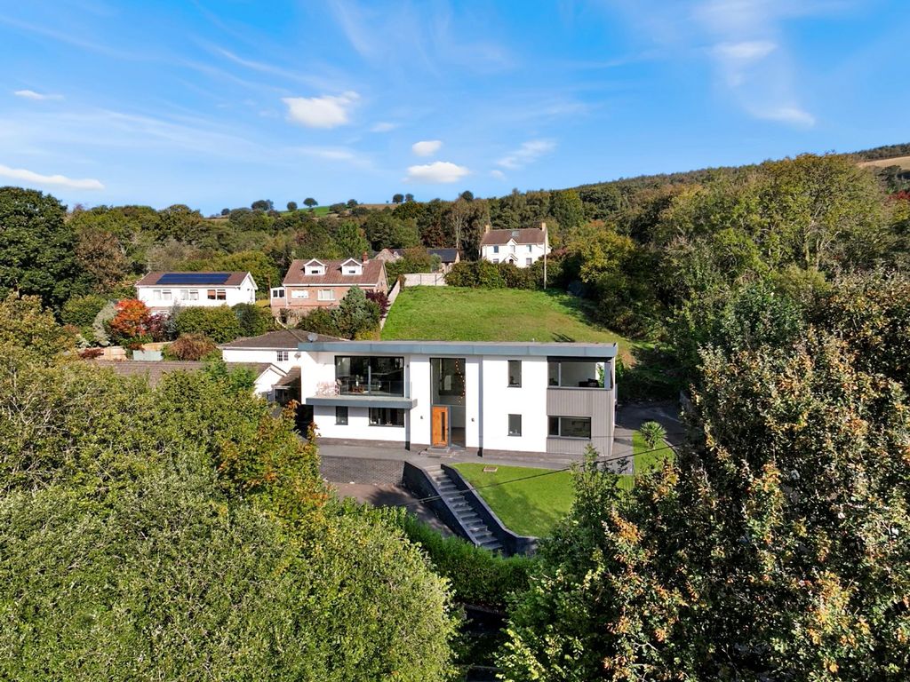 Property photo 1 of 64