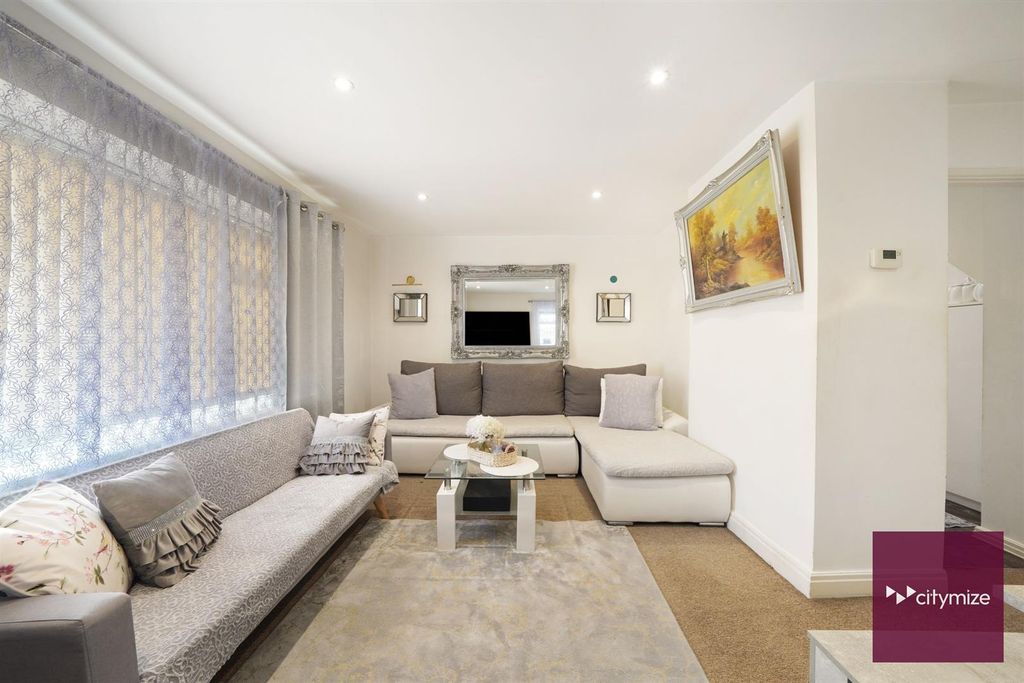 Property photo 1 of 18 Reception Room