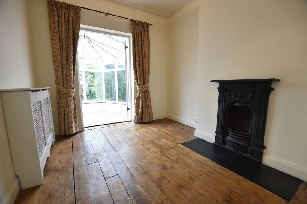 Property photo 3 of 11 Dining Area