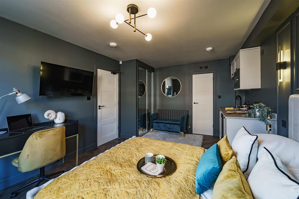 Property photo 3 of 33 015-A7R03434-Hdr.Jpg