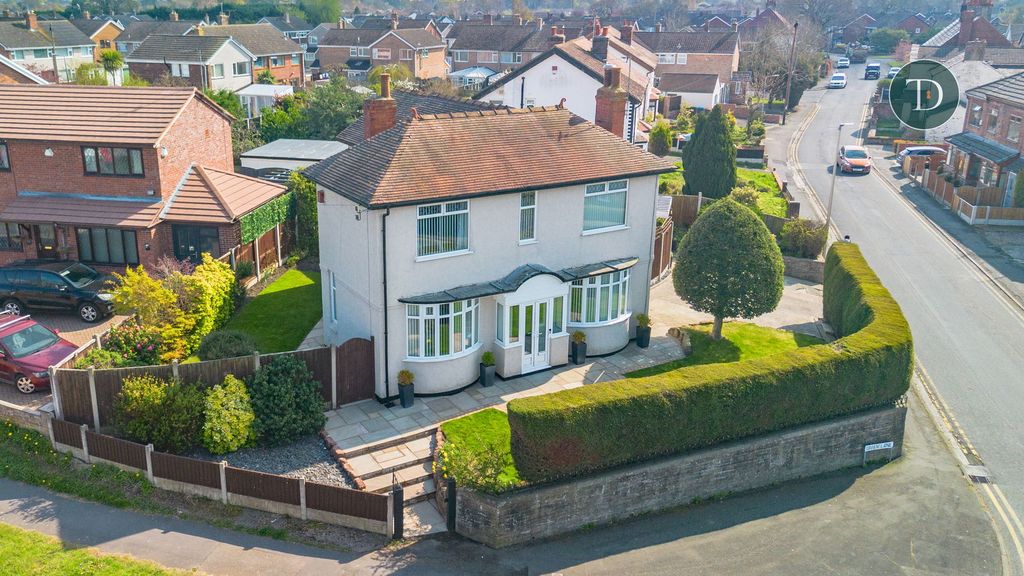 Property photo 1 of 32