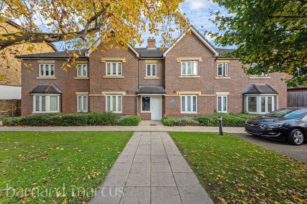 Property photo 1 of 8 Exterior