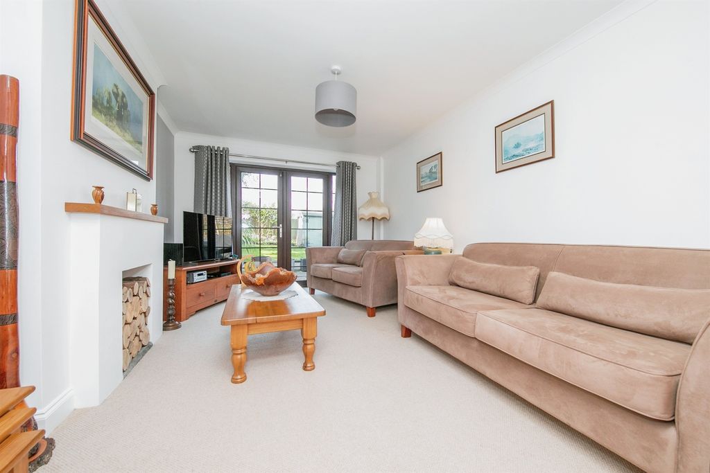 Property photo 3 of 18