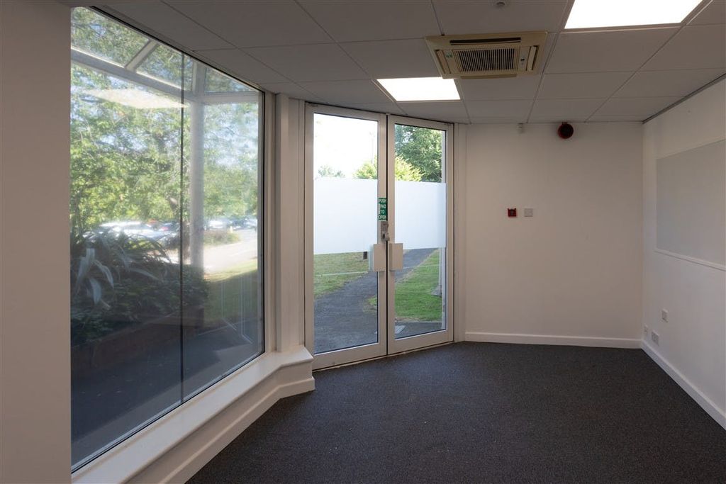 Property photo 3 of 8 8725  Whittington Hall Ground 64 Medium.Jpg