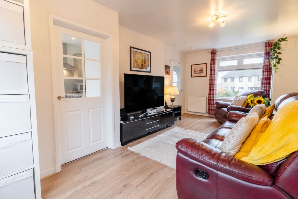 Property photo 2 of 20 Lounge