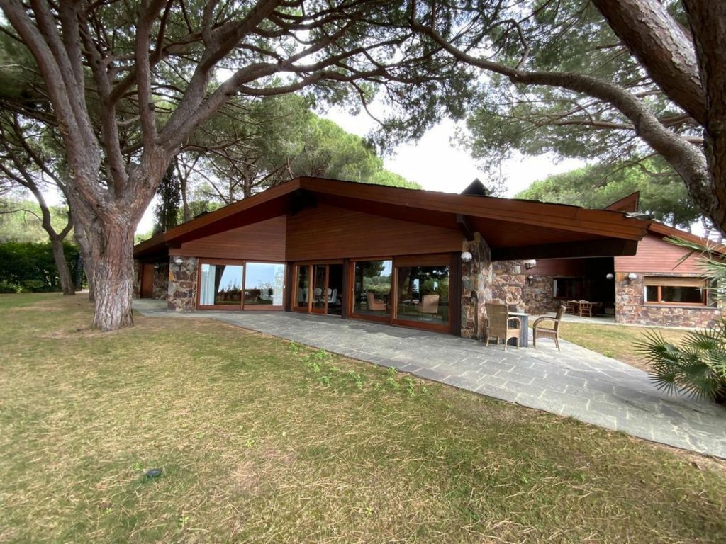 Property photo 1 of 35