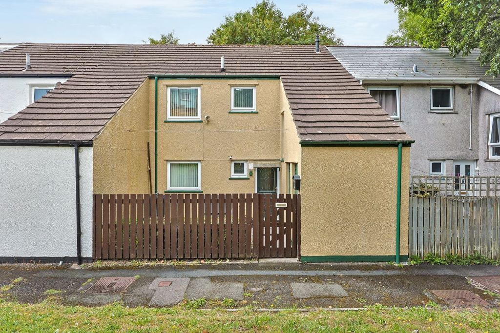 Property photo 2 of 13