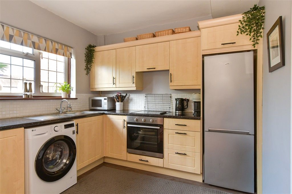 Property photo 3 of 13 Kitchen