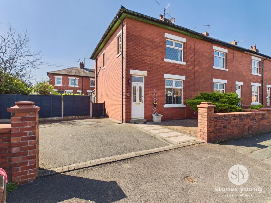 Property photo 2 of 23