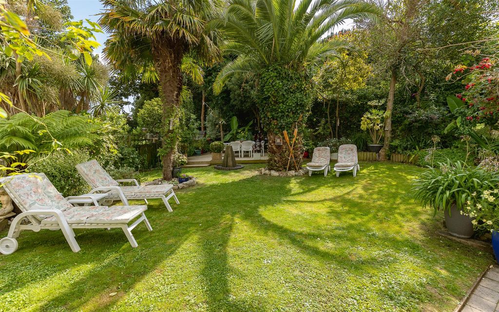 Property photo 2 of 49