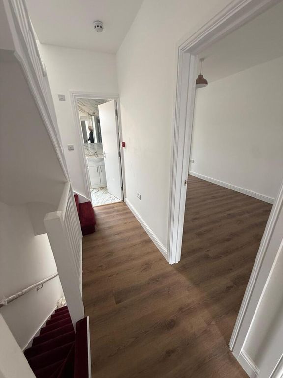 Property photo 3 of 18 Hallway
