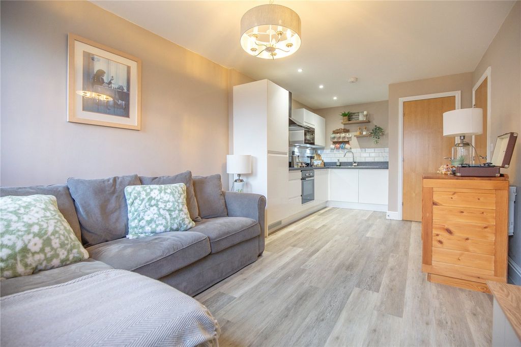 Property photo 3 of 11 Picture No. 10