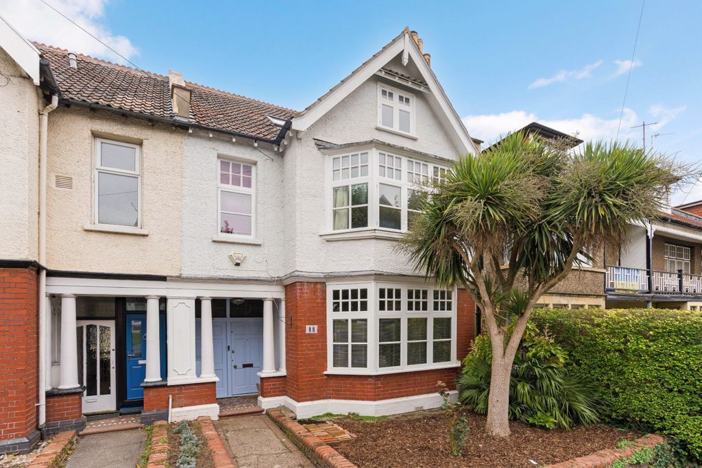 Property photo 1 of 15 External